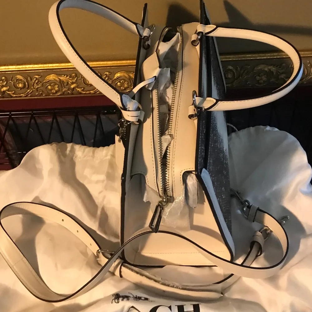 Coach Purse - Picture 3 of 6